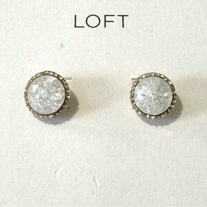 Shimmery round, white earrings